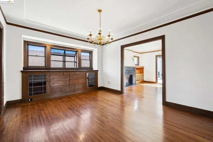 2531 Santa Clara Ave, Alameda, California 94501