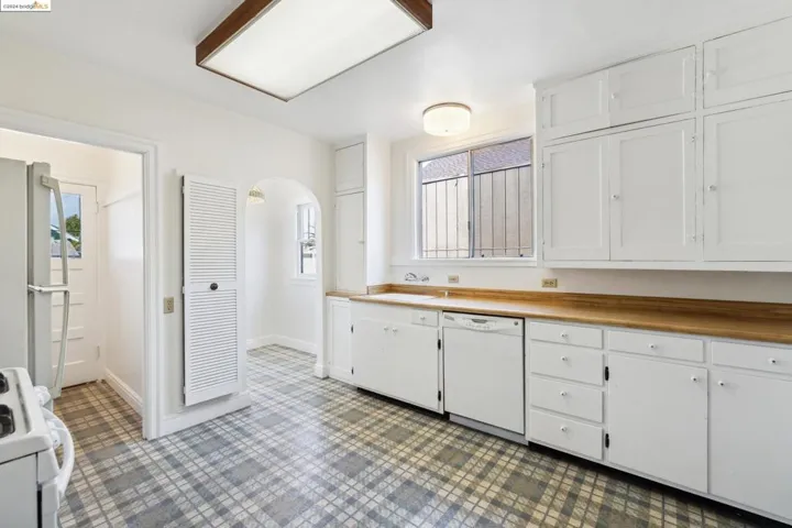 2531 Santa Clara Ave, Alameda, California 94501