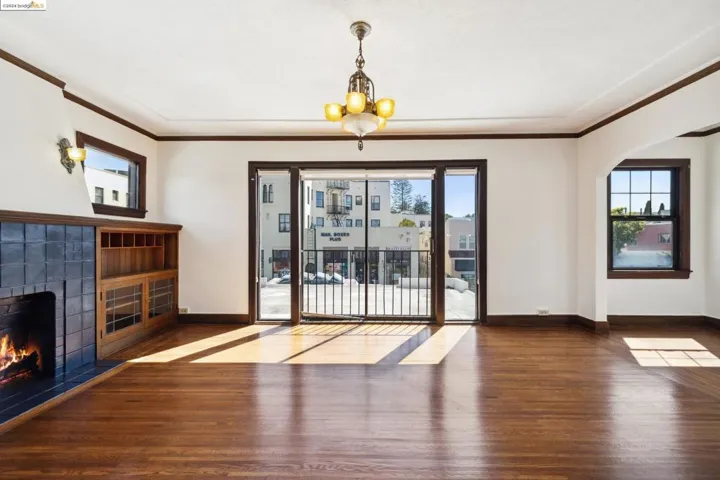 2531 Santa Clara Ave, Alameda, California 94501