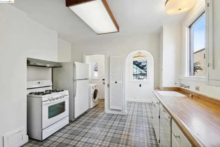 2531 Santa Clara Ave, Alameda, California 94501