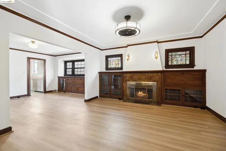 2531 Santa Clara Ave, Alameda, California 94501