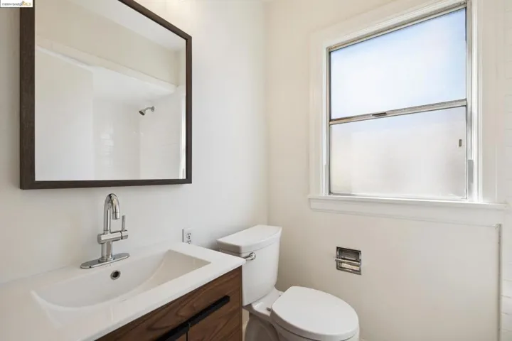 2531 Santa Clara Ave, Alameda, California 94501