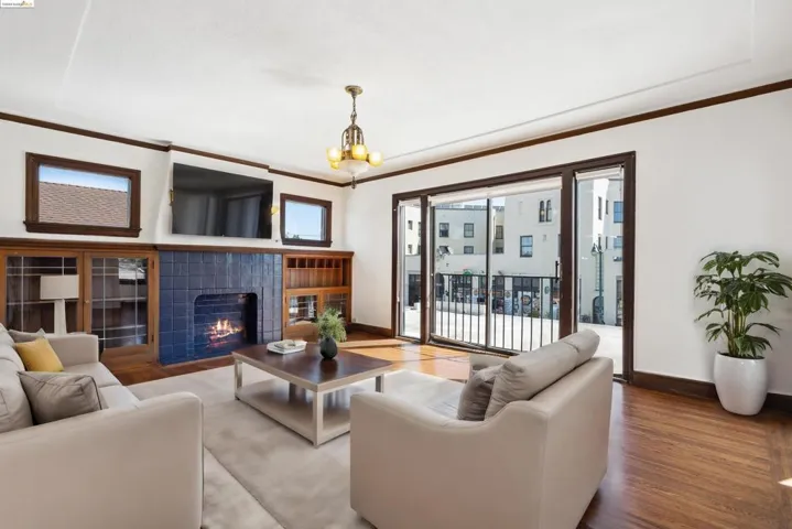 2531 Santa Clara Ave, Alameda, California 94501