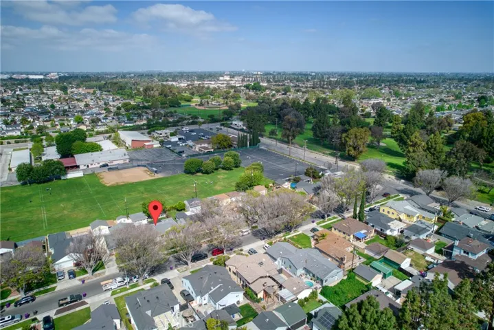 Park, golf and schools adjacent