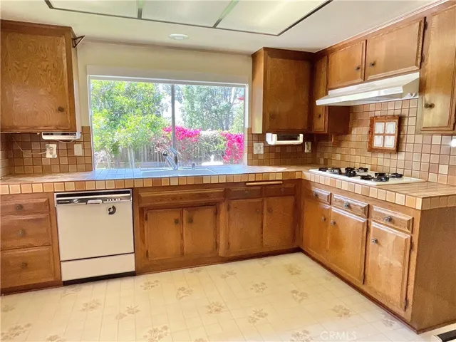 Kitchen needs updating, all appliances work.  Refrig included with no warranty
