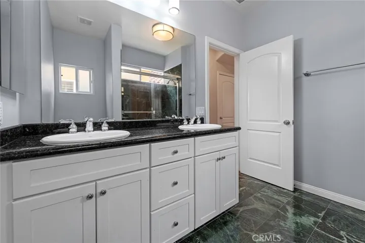 14 Corinthian Walk, Long Beach, California 90803