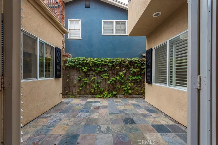 14 Corinthian Walk, Long Beach, California 90803