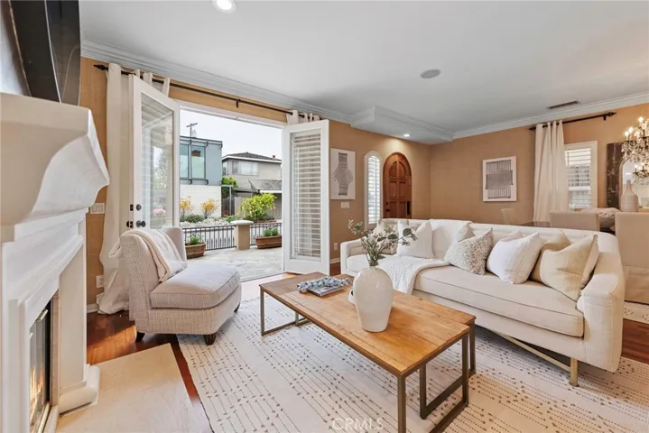 14 Corinthian Walk, Long Beach, California 90803