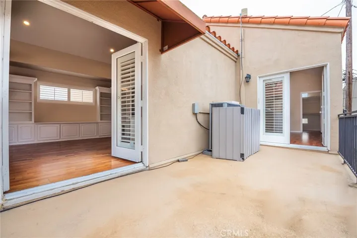 14 Corinthian Walk, Long Beach, California 90803