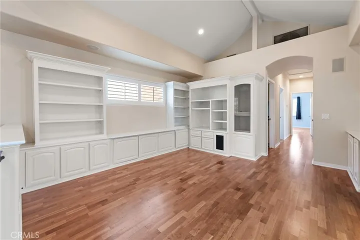 14 Corinthian Walk, Long Beach, California 90803