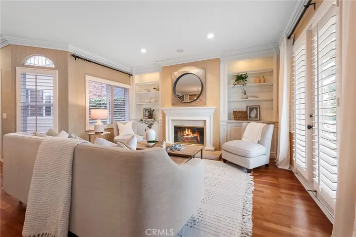 14 Corinthian Walk, Long Beach, California 90803