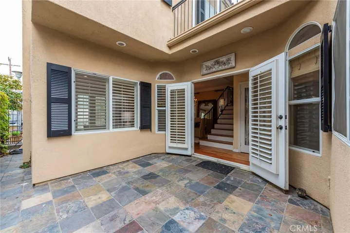 14 Corinthian Walk, Long Beach, California 90803