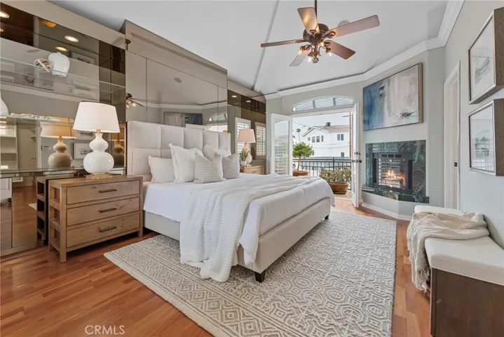 14 Corinthian Walk, Long Beach, California 90803