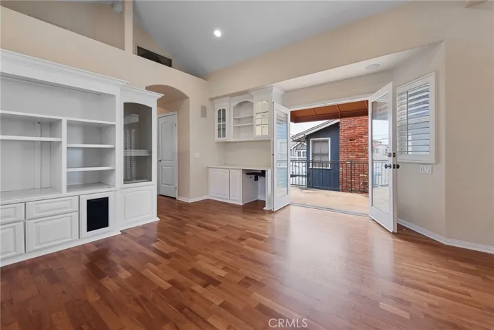 14 Corinthian Walk, Long Beach, California 90803