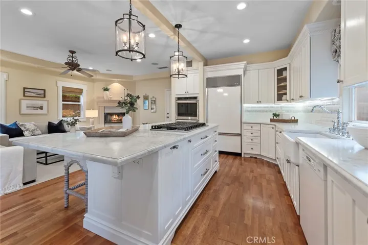 14 Corinthian Walk, Long Beach, California 90803
