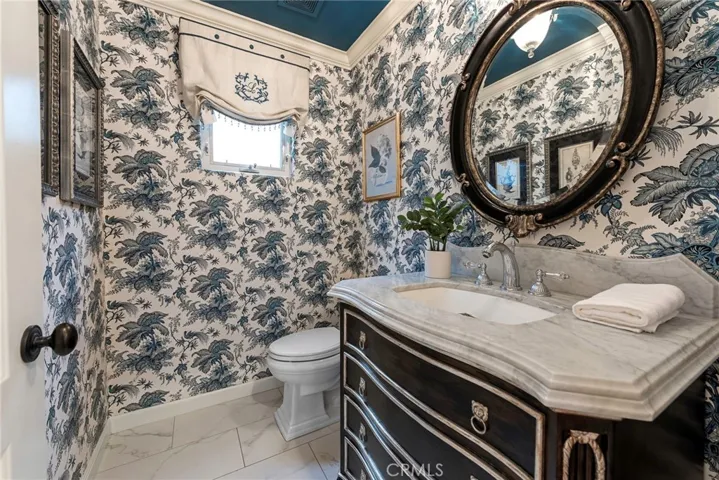 14 Corinthian Walk, Long Beach, California 90803