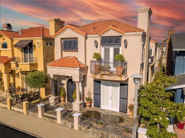 14 Corinthian Walk, Long Beach, California 90803