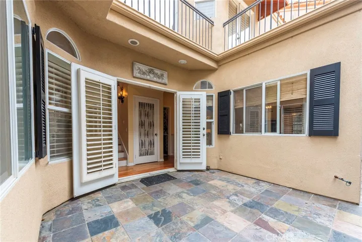 14 Corinthian Walk, Long Beach, California 90803