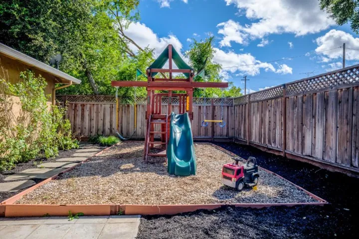 578 Maybell Avenue, Palo Alto, California 94306
