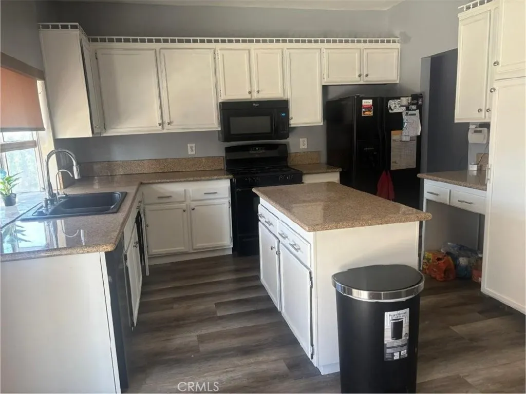 12530 Loma Verde Drive, Victorville, California 92392 home-pic-7