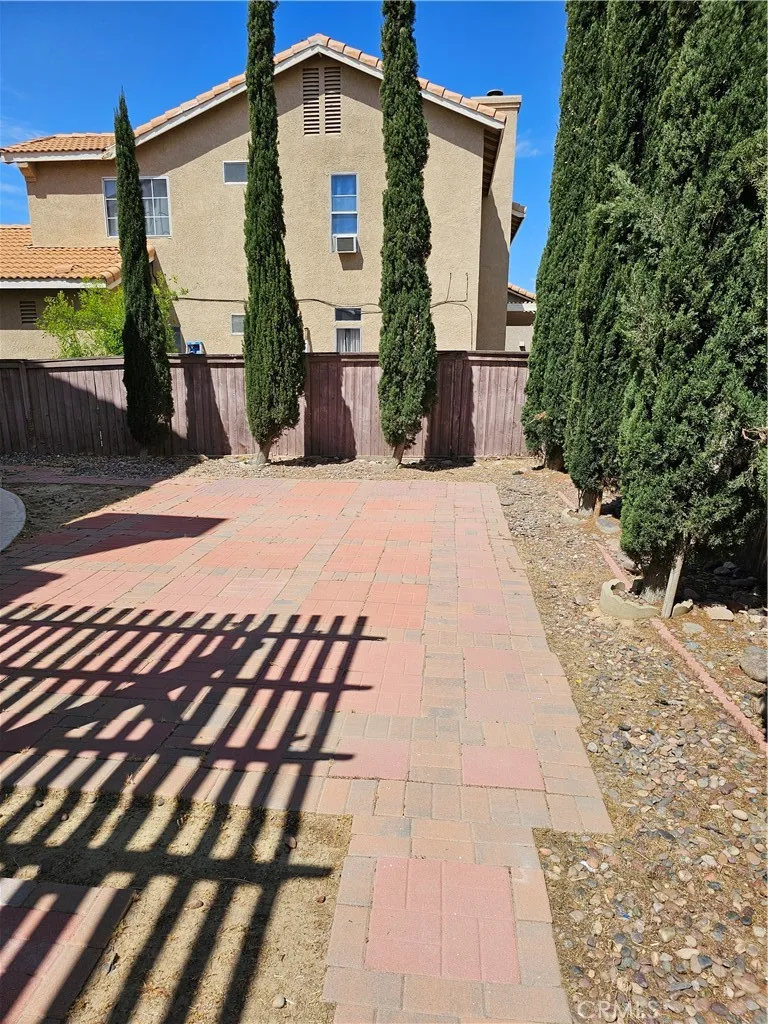 12530 Loma Verde Drive, Victorville, California 92392 home-pic-19
