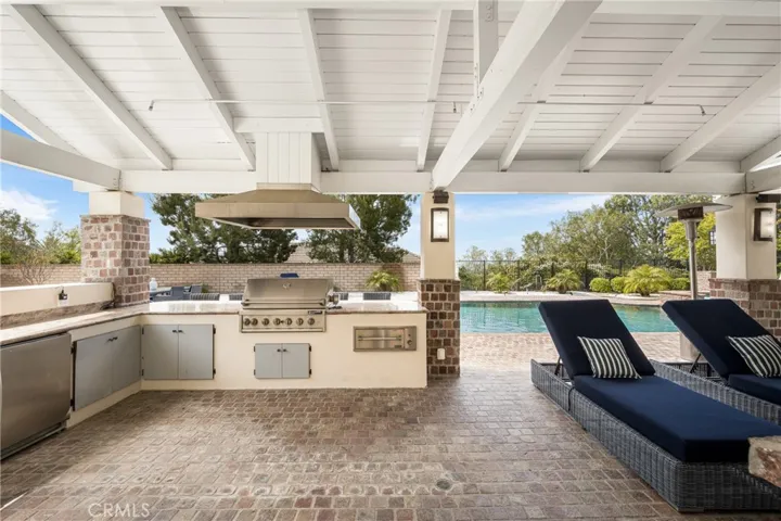 Outdoor kitchen/BBQ