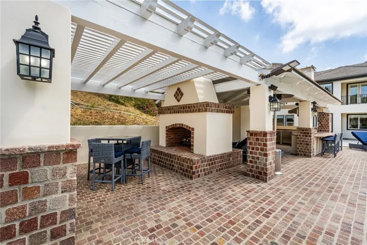 Outdoor double fire-pit