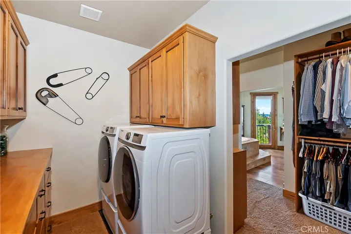 1011 Black Oaks Drive, Lake Arrowhead, California 92352