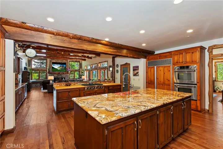 1011 Black Oaks Drive, Lake Arrowhead, California 92352