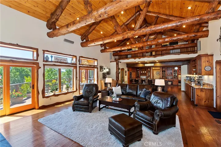 1011 Black Oaks Drive, Lake Arrowhead, California 92352