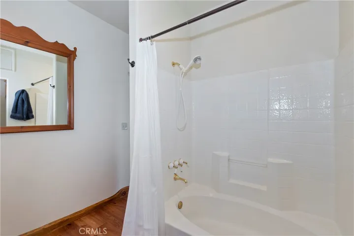 1011 Black Oaks Drive, Lake Arrowhead, California 92352