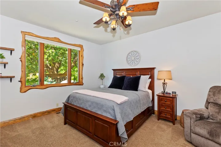 1011 Black Oaks Drive, Lake Arrowhead, California 92352