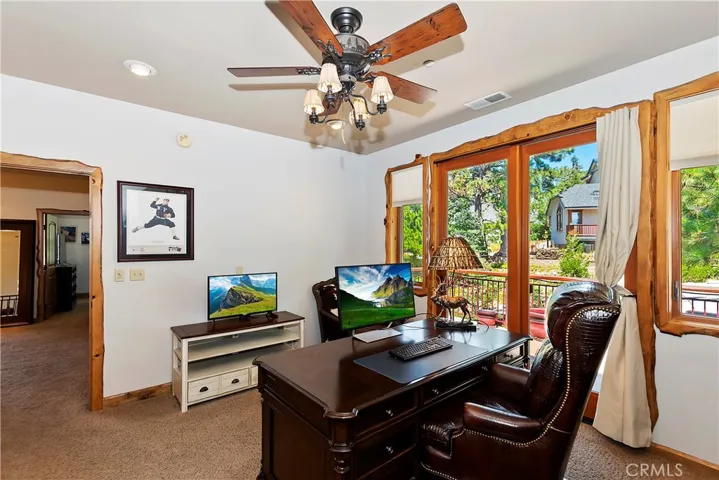 1011 Black Oaks Drive, Lake Arrowhead, California 92352