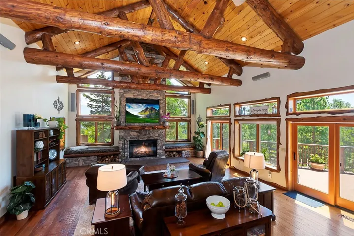1011 Black Oaks Drive, Lake Arrowhead, California 92352
