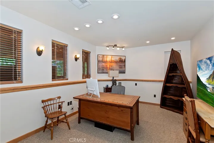 1011 Black Oaks Drive, Lake Arrowhead, California 92352