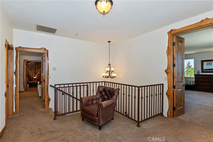1011 Black Oaks Drive, Lake Arrowhead, California 92352