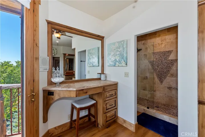 1011 Black Oaks Drive, Lake Arrowhead, California 92352