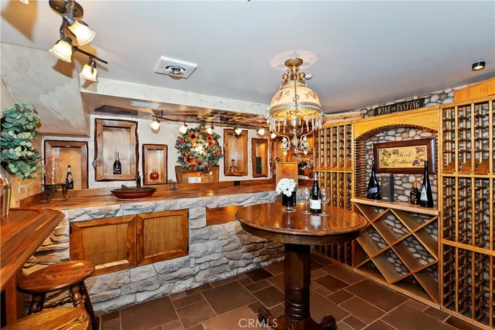 1011 Black Oaks Drive, Lake Arrowhead, California 92352