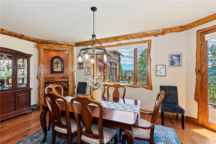 1011 Black Oaks Drive, Lake Arrowhead, California 92352