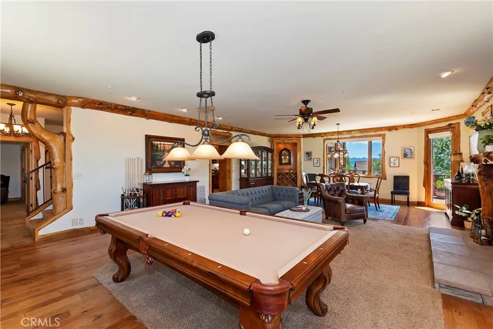 1011 Black Oaks Drive, Lake Arrowhead, California 92352