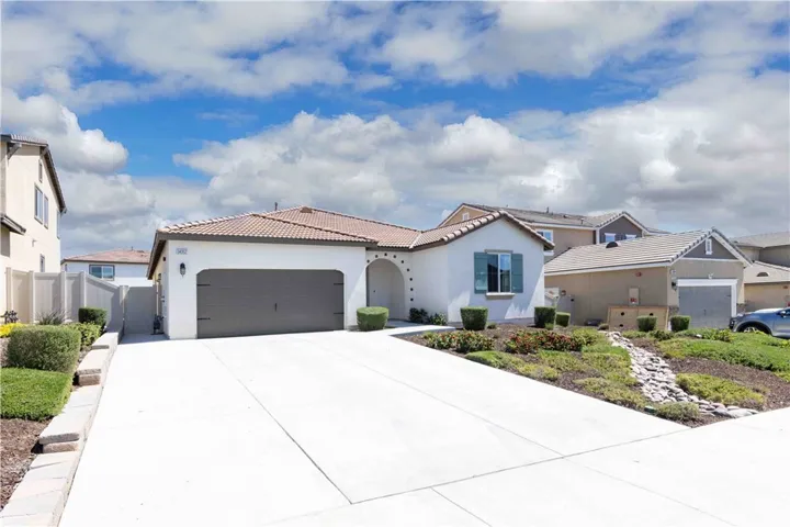 34352 Falls View Way, Murrieta, California 92563