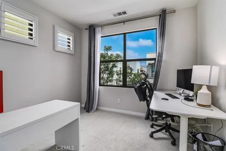 BRIGHT THIRD BEDROOM OR HOME OFFICE...