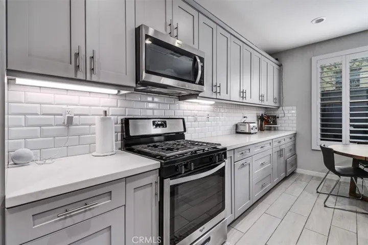 STAINLESS STEEL APPLIANCES...