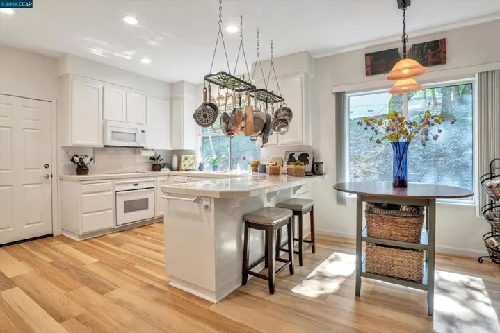 477 Falling Star Ct, Santa Rosa, California 95409