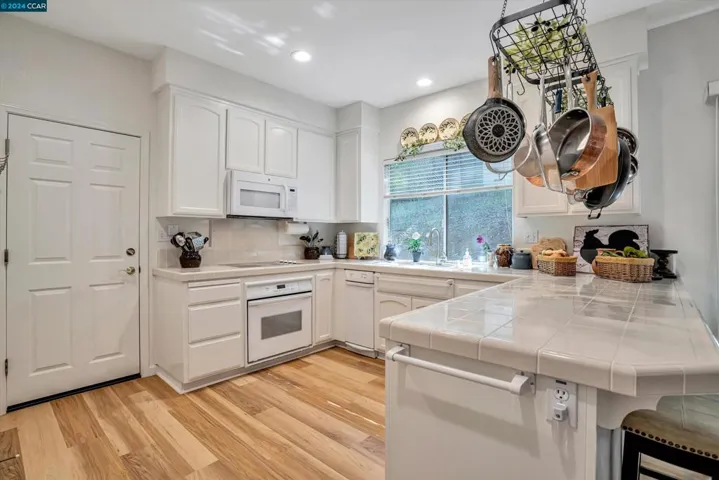 477 Falling Star Ct, Santa Rosa, California 95409