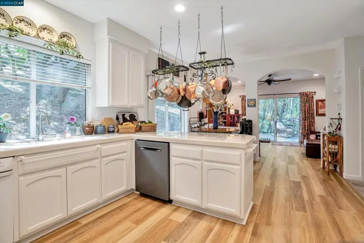 477 Falling Star Ct, Santa Rosa, California 95409