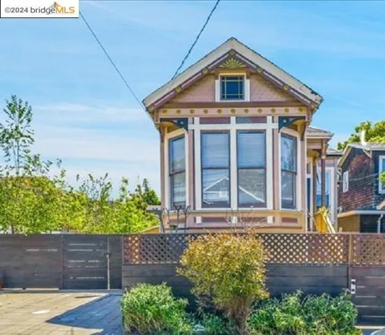 667 46th St, Oakland, California 94609