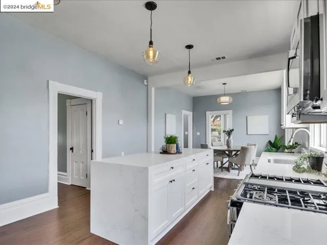 667 46th St, Oakland, California 94609