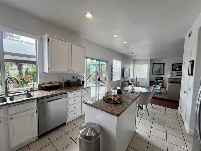 1559 Carleton Court, Corona, California 92881