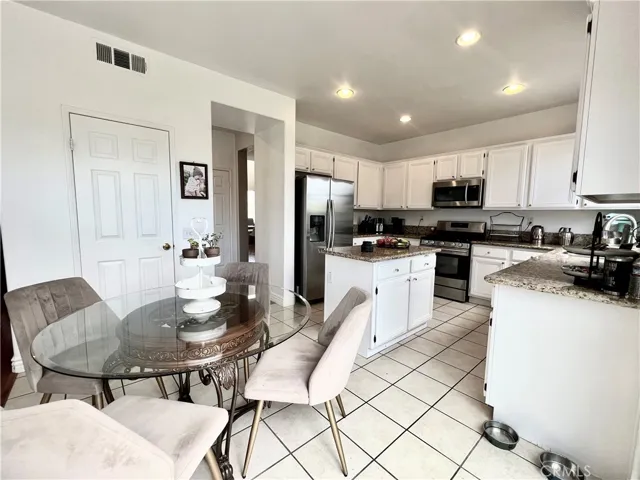 1559 Carleton Court, Corona, California 92881